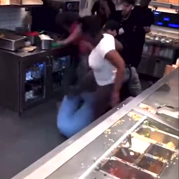 Black customer beats up a Chipotle employee for not putting enough meat