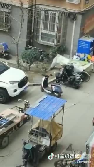 An apartment building in Chengdu in China… the government is welding the entrance door