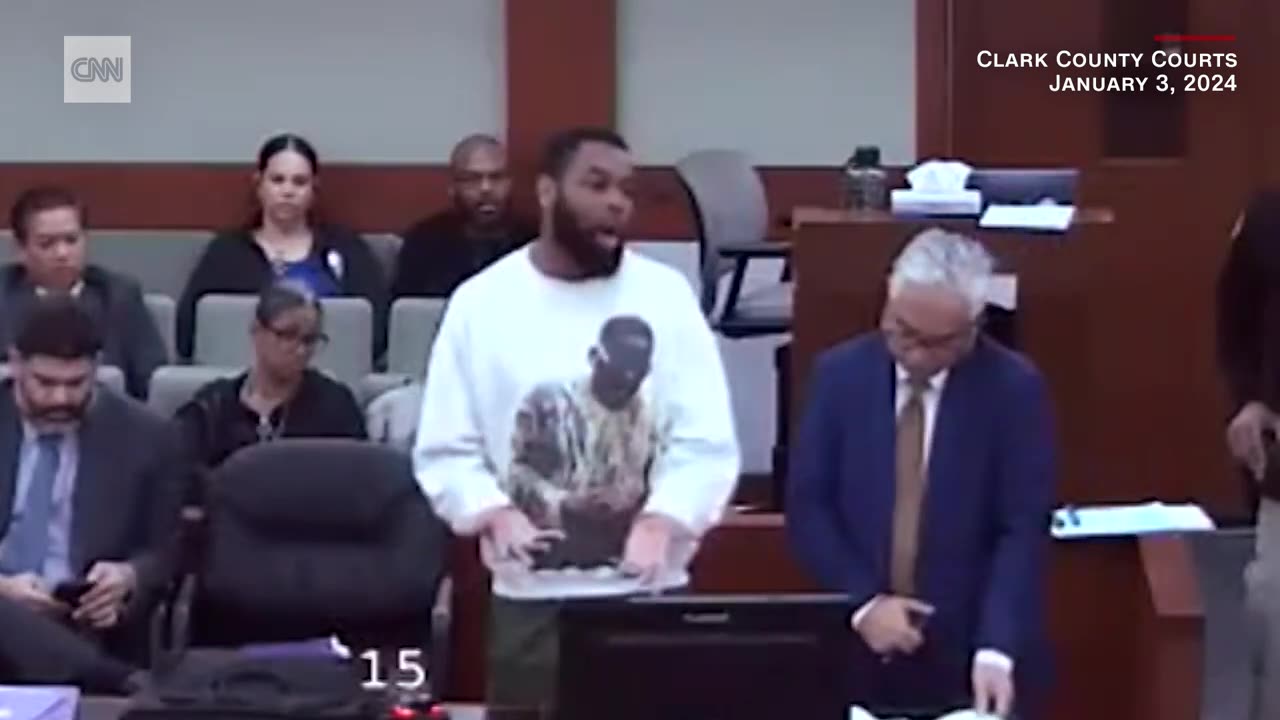 Man jumps bench and attacks judge in court