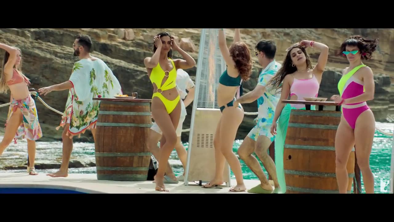 Besharam rang shah ruko khan song