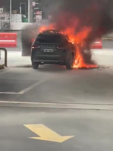 Reportan 3xpl0s10n de coche B0MB4