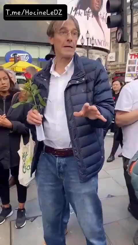 Ne prenez rien qui porte le mot "vaccin". Surtout s'il est accompagné des mots "urgence" ou "ARNm".