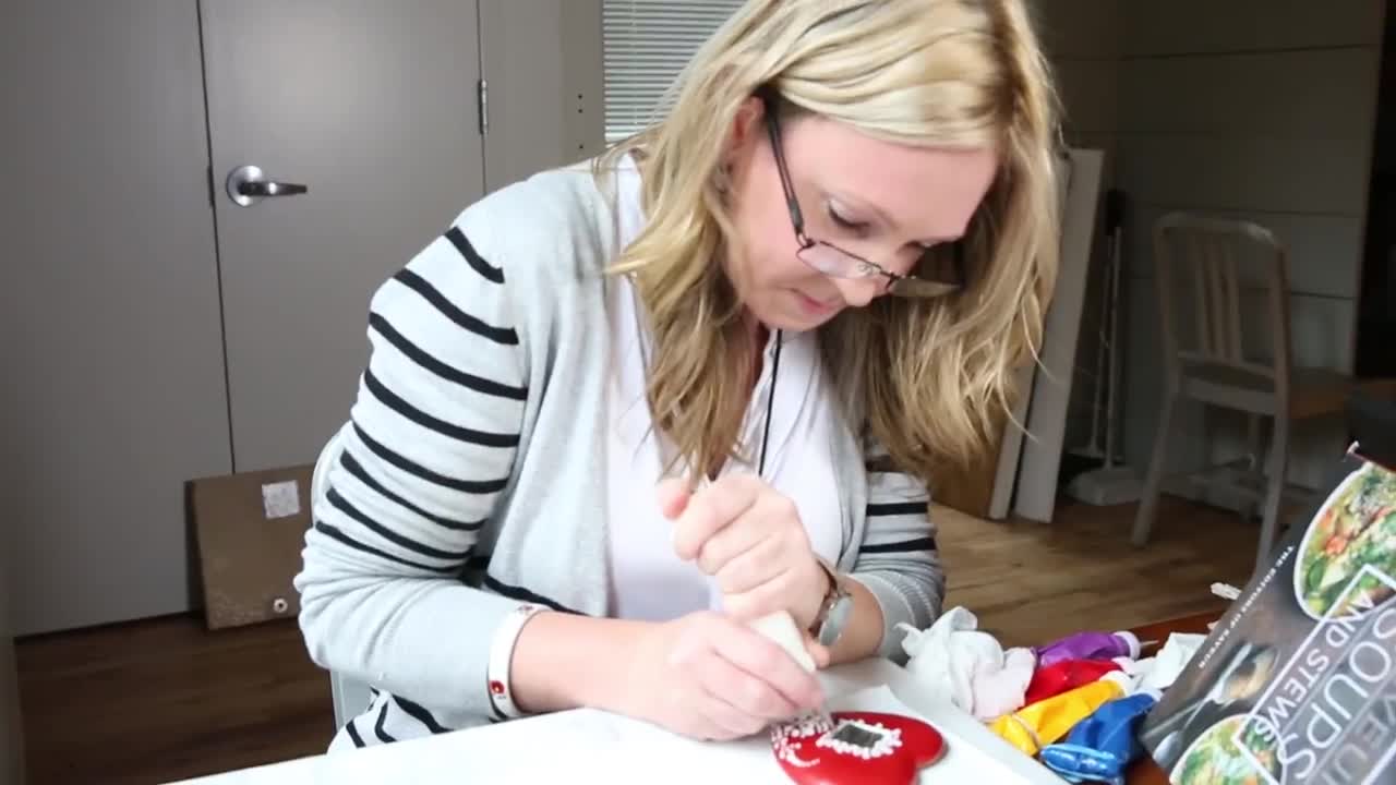 Decorate Your Cookies with Traditional Hungarian Lace Designs