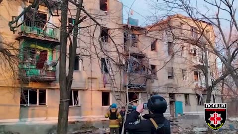 Police were the first to come to the rescue after an aerial bomb hit in Toretsk