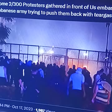 #BREAKINGNEWS PROTESTERS IN FRONT OF US EMBASSY IN BEIRUT LEBANON OCT 18 2023 #ISRAEL #PALESTINE