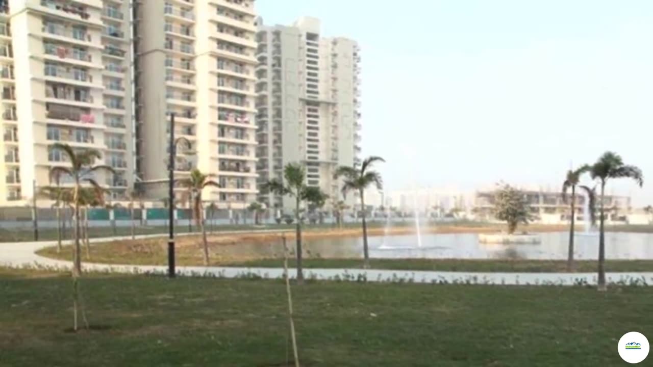 Gaur City 4th Avenue Resale 2/3 BHK Flats Greater Noida West