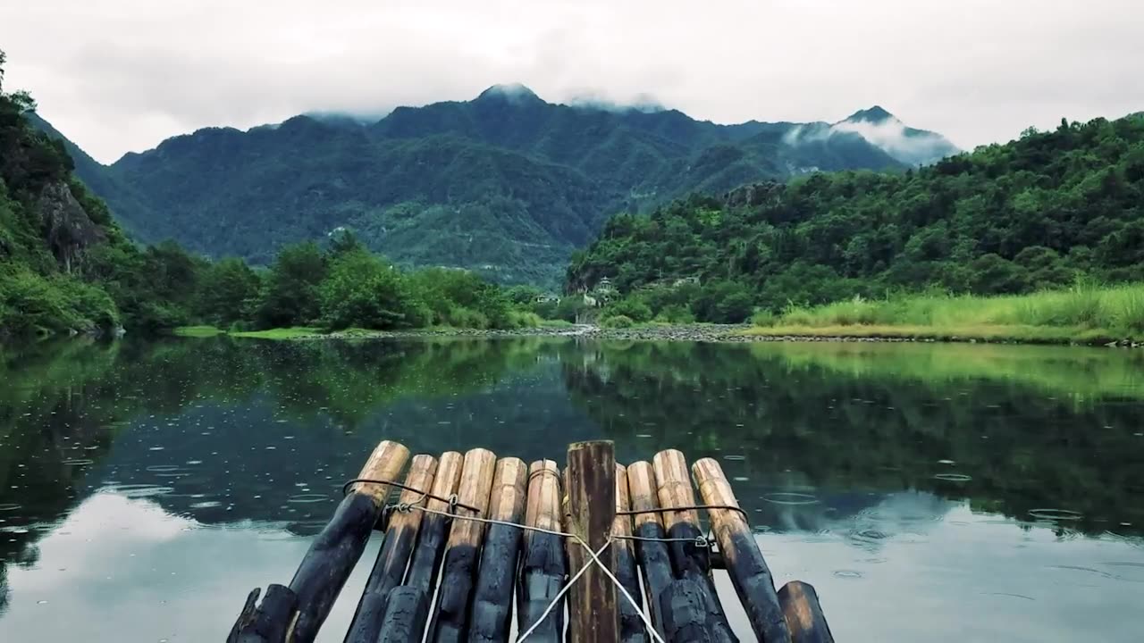 OMG!! Raft going down a river