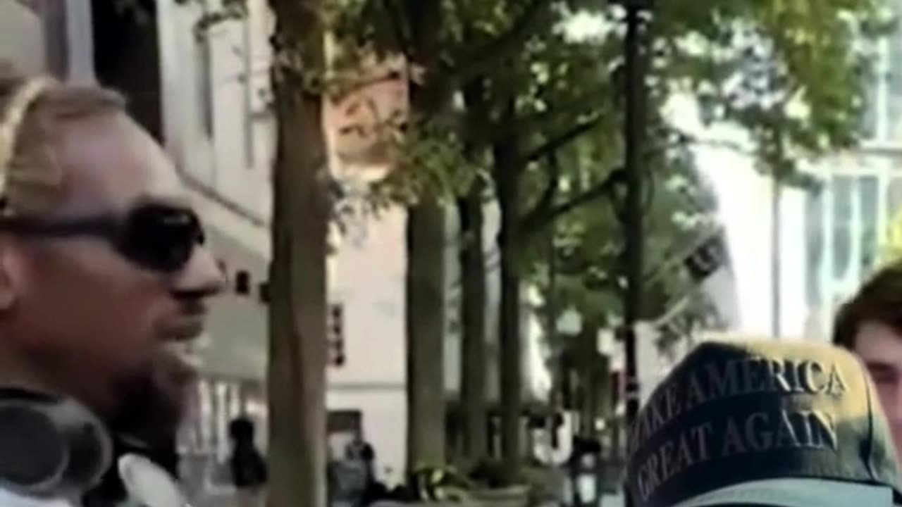 Man Perfectly explains Trump