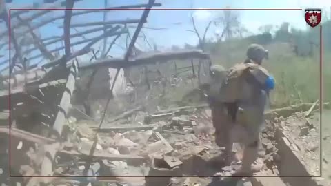 Intense Footage of Ukrainian Soldiers Clearing a House in the North