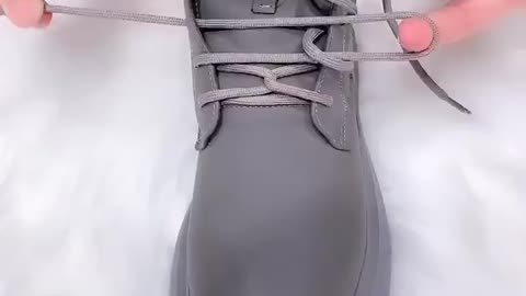 HOW TO TIE SHOE LACE