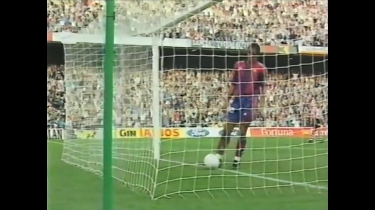 RONALDO FENOMENO - Top 10 GOALS for BARCELONA