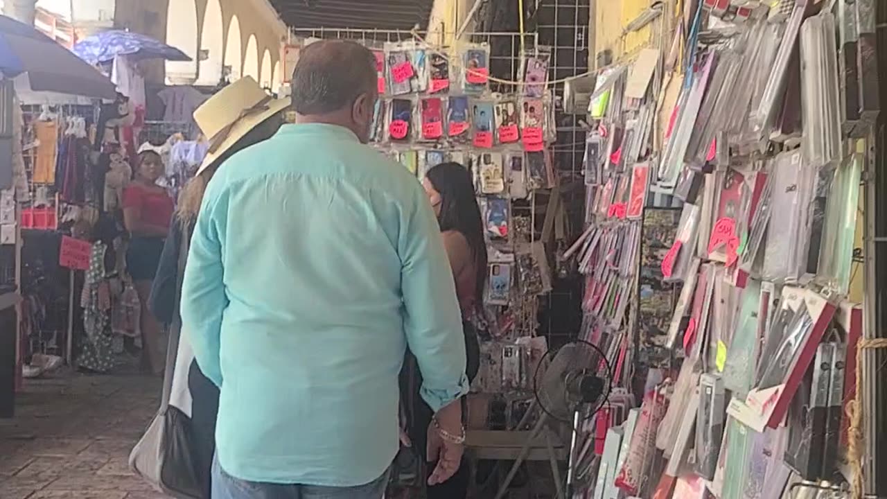 Shopping on a Saturday in Merida