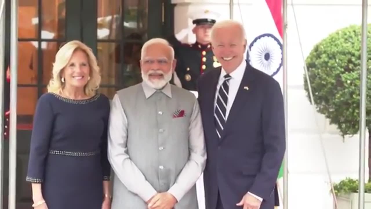 Us president Biden and the first lady warmly welcome pm modi at the white house