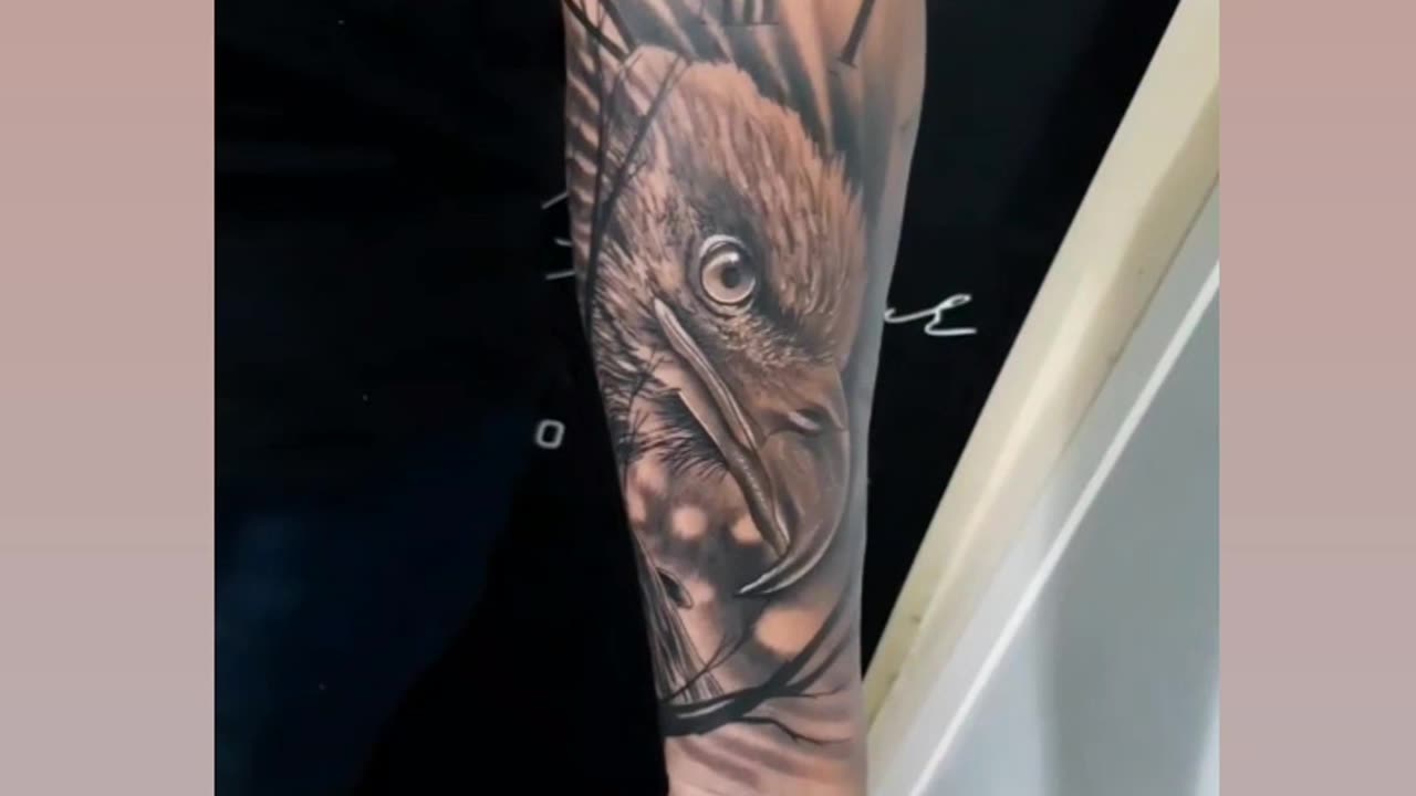 Águia realístic tattoo