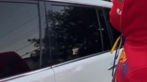 When you try to steal Karen’s car 😂👮_♂️