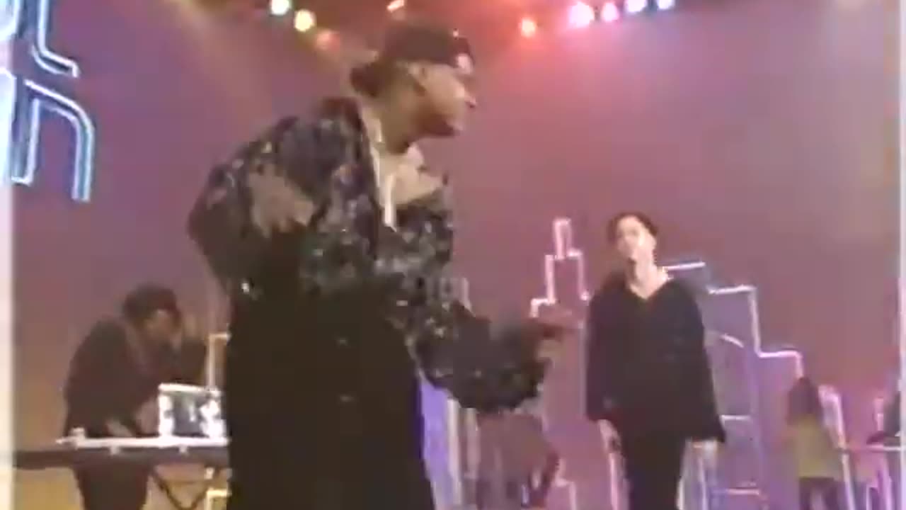 KID N PLAY - Ain't Gonna Hurt Nobody" / "Friends" (LIVE ON SOUL TRAIN)