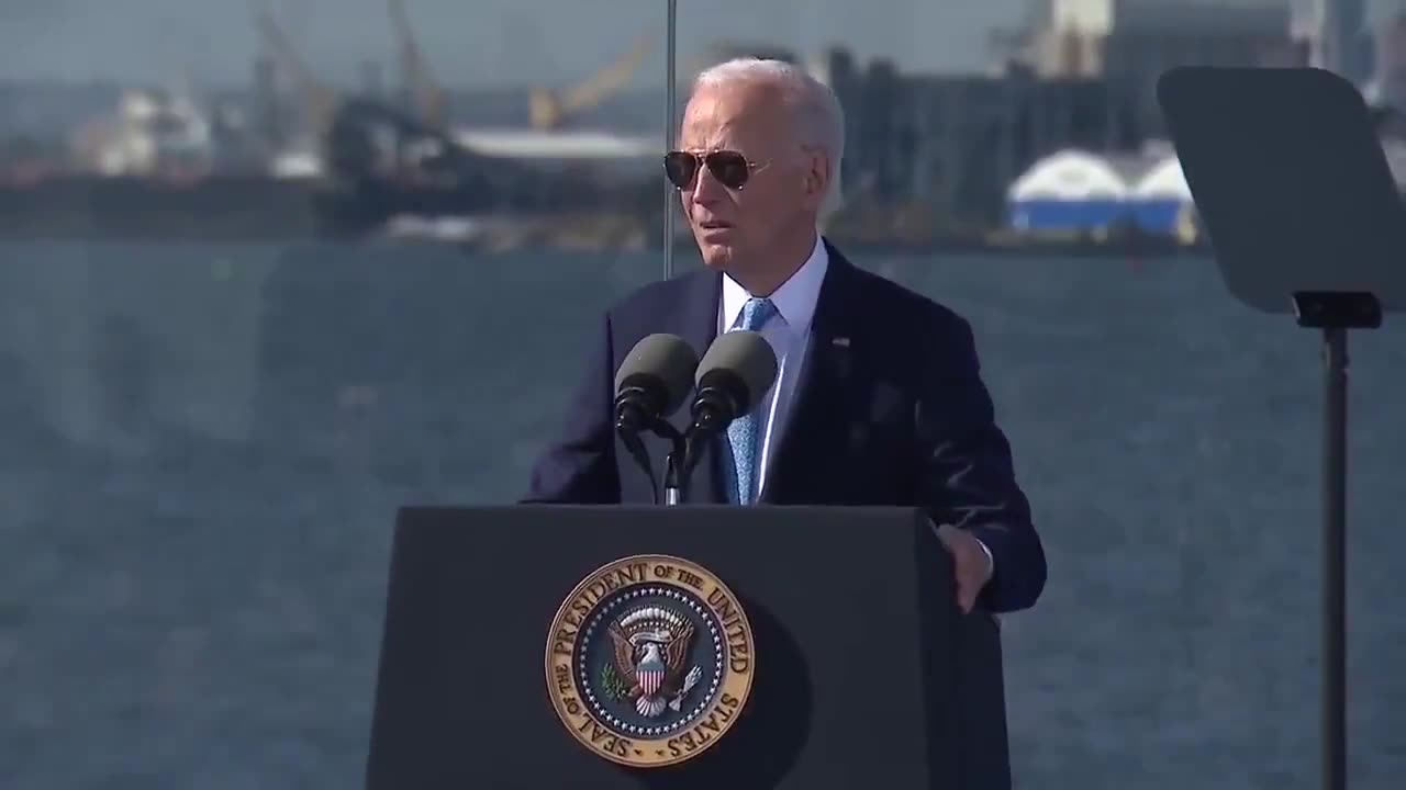 Biden threatens President Trump: "I'd like to take that guy for a swim out there"