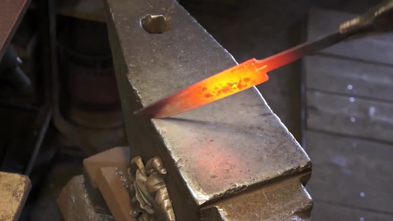 Damascus steel from 1000 year old knife blades.9