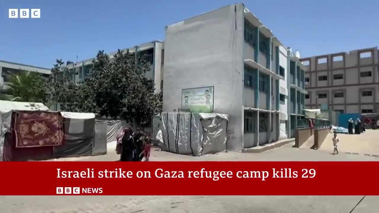 Israeli air strike kills 29 people at Gaza camp for displaced | BBC News