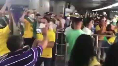 Indo para o 1de maio de Metrô 😍