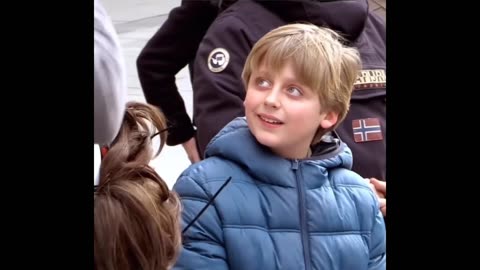 Cristiano Ronaldo playing soccer with strangers in the street (old)