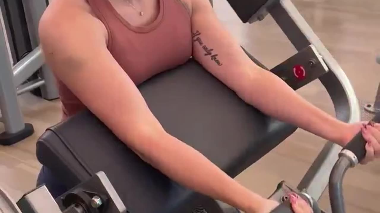 R.E.P.S Personal Training - Machine Preacher Curl