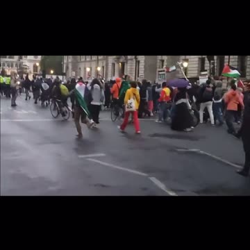 Chaos on the streets of our capital again tonight as "Pro Palestine" mobs run riot.