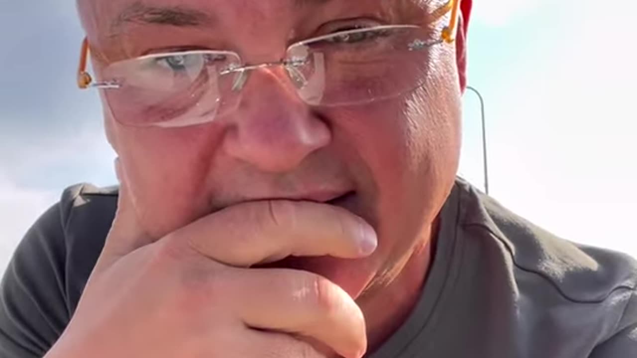 סמיון גרפן אין ימין ושמאל בישראל כל הפוליטקאים עובדים ביחד וחברים אחד של השני