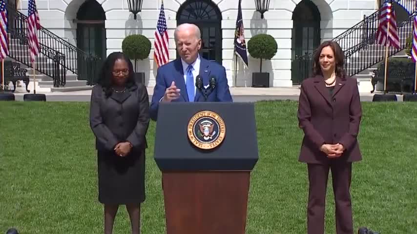 Bumbling Biden Stutters And Slurs His Way Through Rambling Fake Story