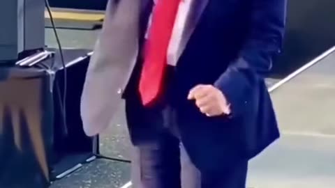 Who dances better than Trump