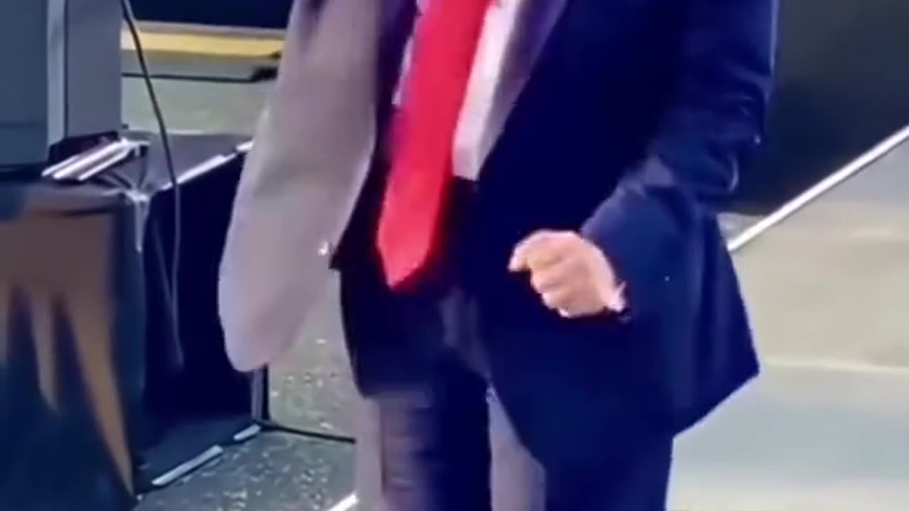 Who dances better than Trump