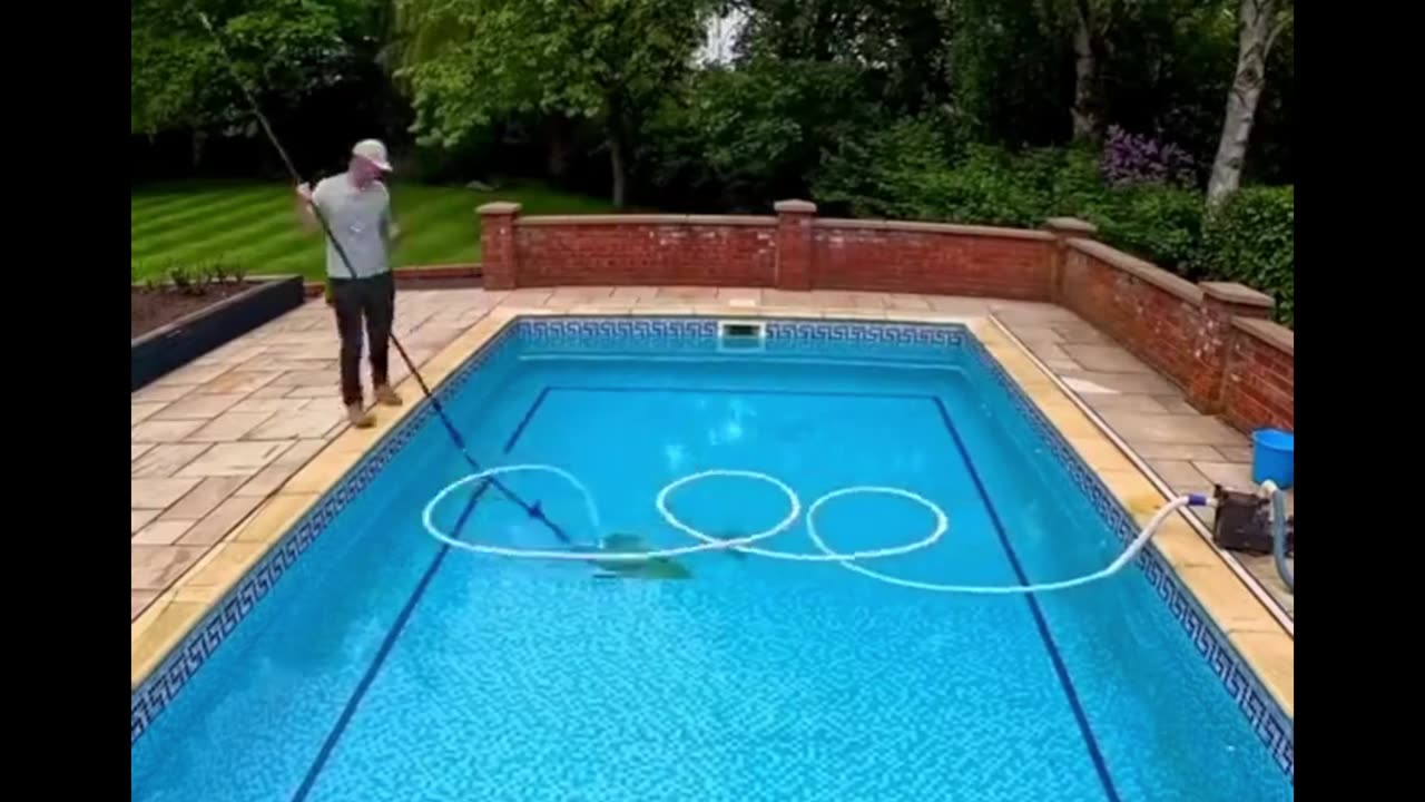 This and mowing a lawn are so oddly satisfying 🤤