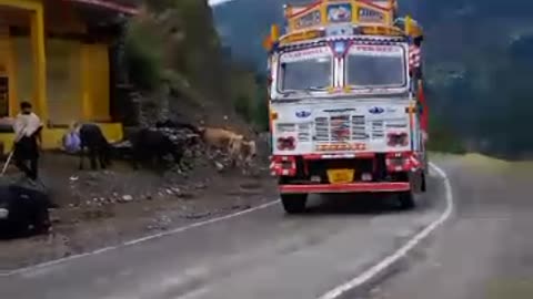 Truck Life Line in India