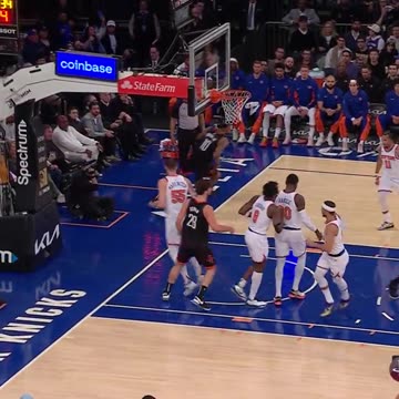 NBA - Jabari Smith Jr. drives to the rim for the emphatic poster 😲 Rockets-Knicks