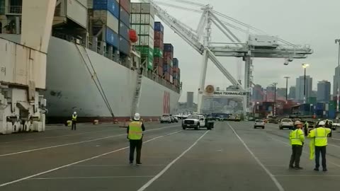 How Yachts Are Unloaded From A Ship