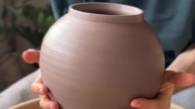 Another day another jar #pottery #asmr #satisfying