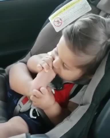 Baby loves sucking his BIG toe