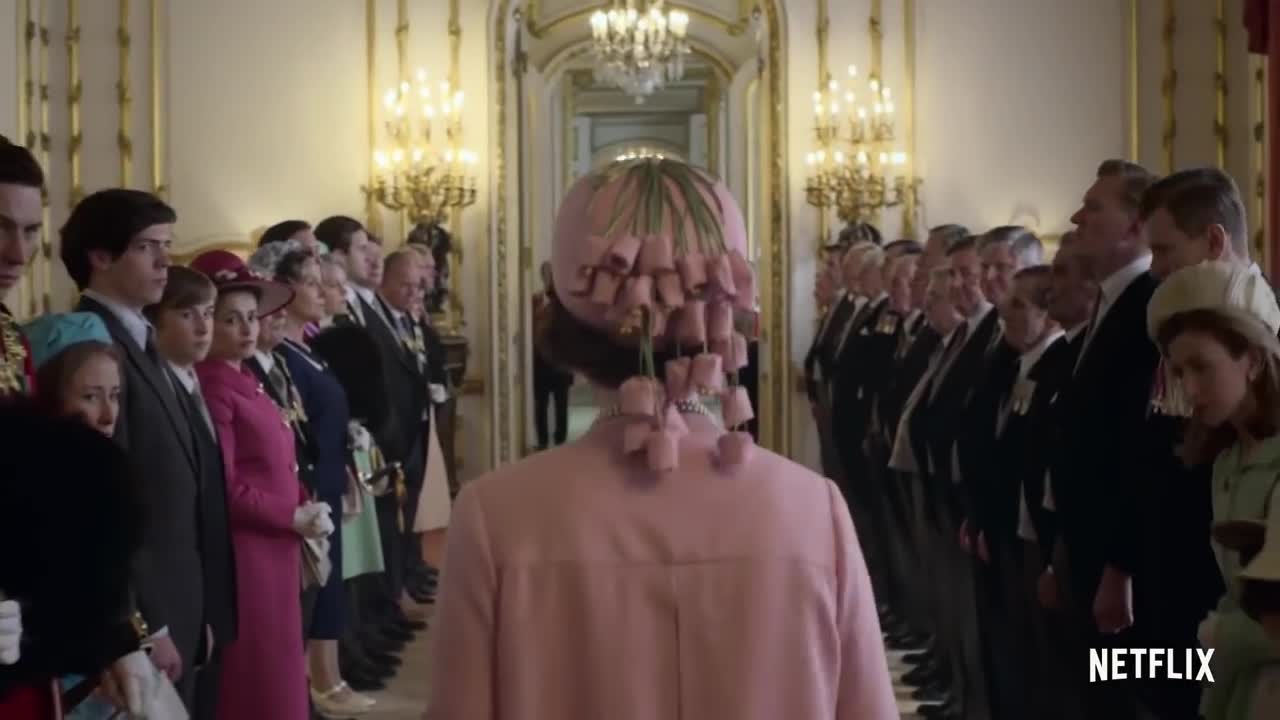Who plays a better Queen_ _ The Crown