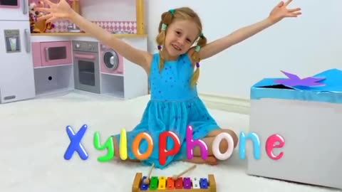 Nastya_and_dad_are_learning_the_alphabet(720p)