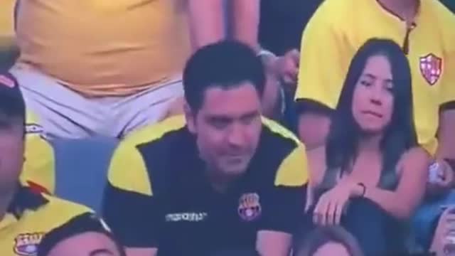 ΤΟΝ ΕΔΕΙΞΕ Η ΚΑΜΕΡΑ ΚΑΙ ΤΟ ΜΕΤΑΝΙΩΣΕ