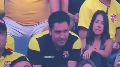 ΤΟΝ ΕΔΕΙΞΕ Η ΚΑΜΕΡΑ ΚΑΙ ΤΟ ΜΕΤΑΝΙΩΣΕ