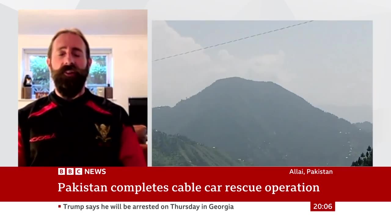 Pakistan cable car: Relief as all eight people rescued - BBC News