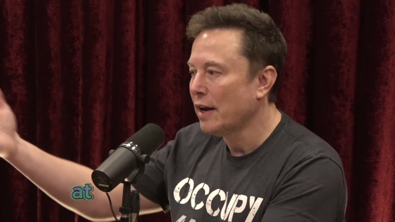 ELON MUSK breaks down the number of Aliens flying to swing states!