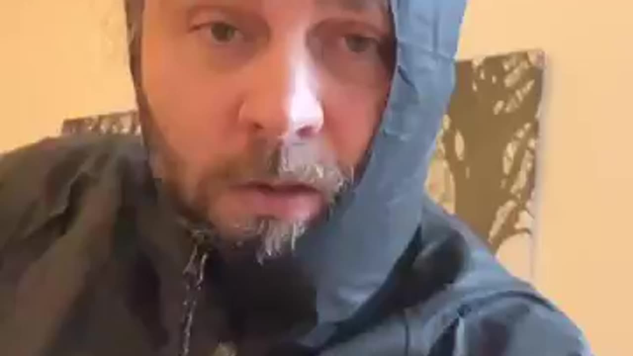 Konrad har fået en vigtig besked fra sin far