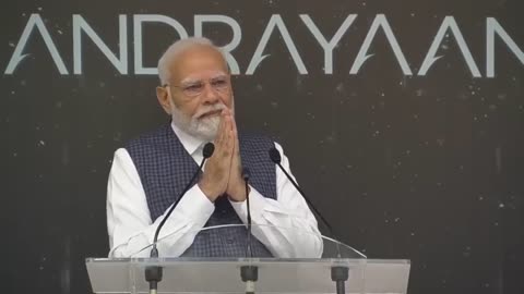 Pm Narendra Modi Get Emotional To Salute ISRO Scientist