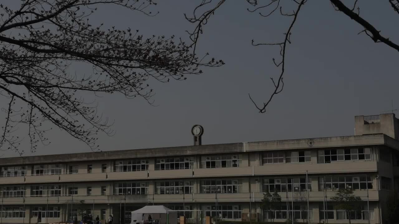 Drone show gives closing school a special farewell - The Japan News