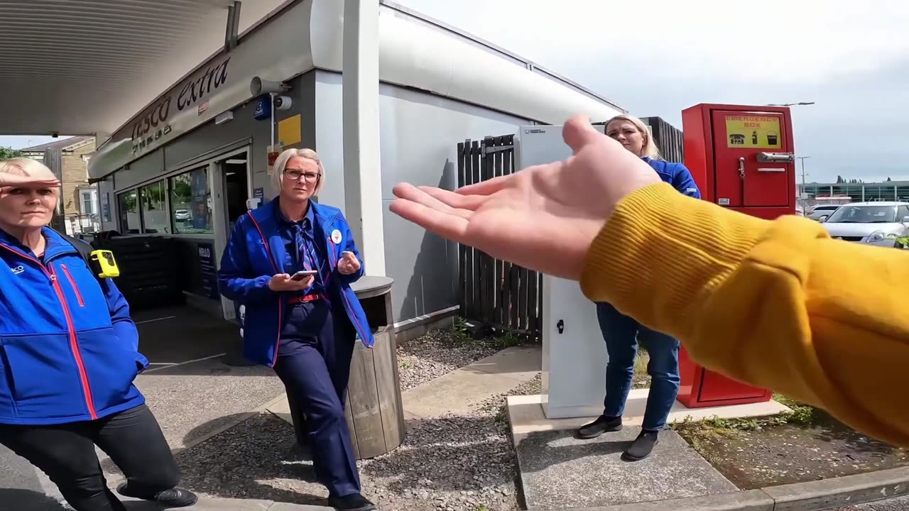 UK Police Arresting People for Paying with Coins