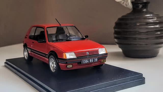 Peugeot 205 GTi 1.9 L | Scale model 1:24