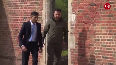 British PM Sunak welcomes Ukraine's Zelenskiy at Chequers