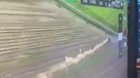 🚜🇺🇦 Our tractor breaks into the Kursk border at full speed to evacuate enemy